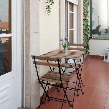 Apartment With Balcony In The Square Porto Exterior photo